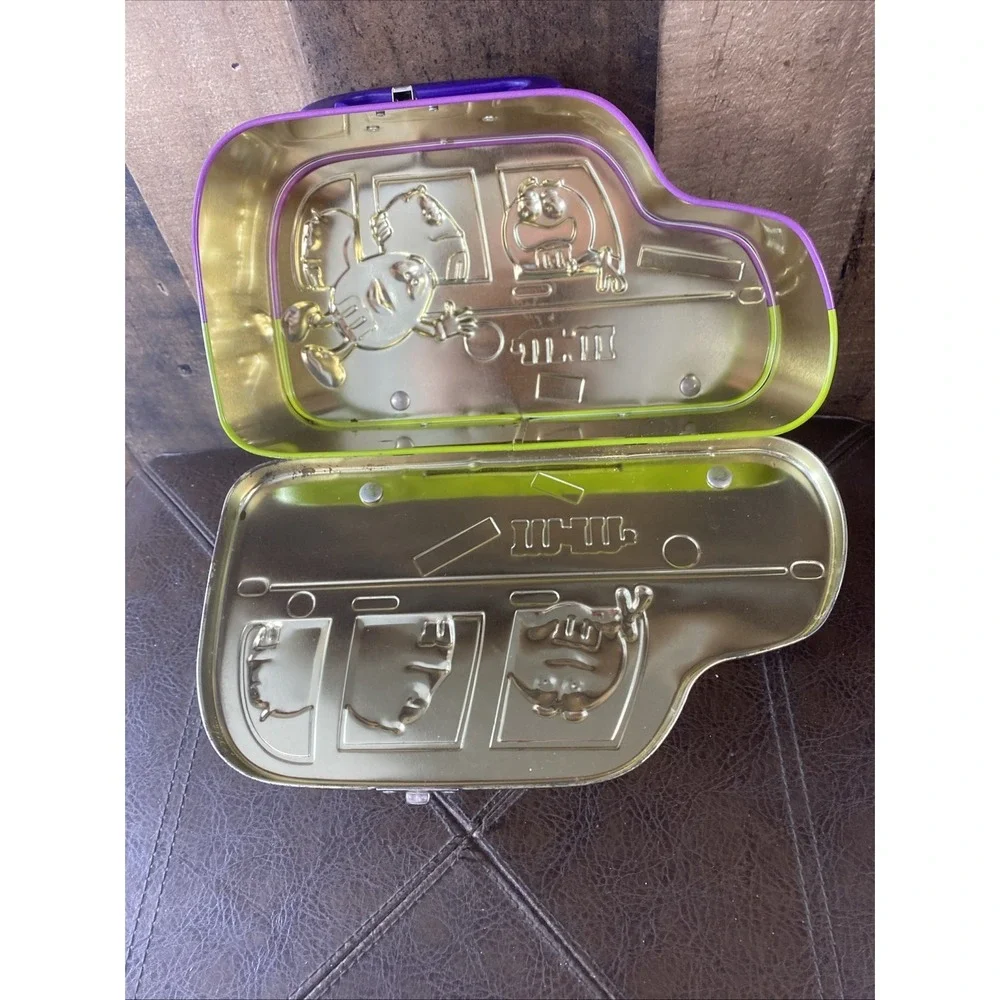Vintage‎ 2002 M&M's Road Trip Tin Lunch Box Van SUV - Purple w/ Moving Wheels